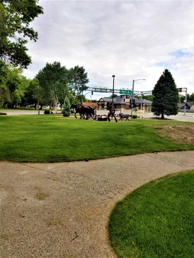 Town House Motor Inn Worland Exterior foto